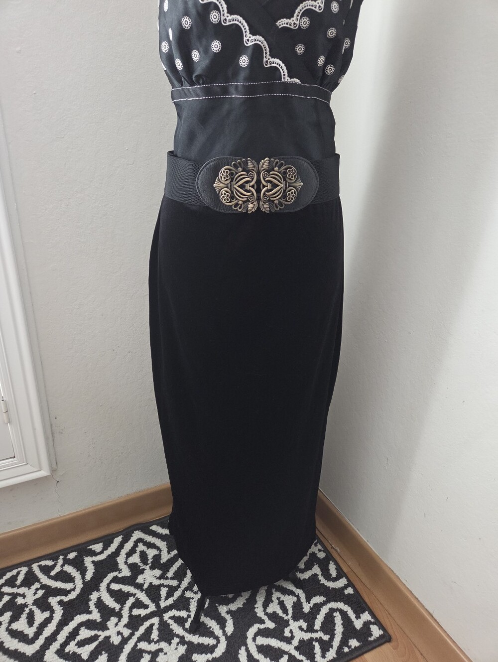 Rachel Zoe Black Velvet Maxi Skirt with Elastic Waist Whimsigoth Boho Size Lg.